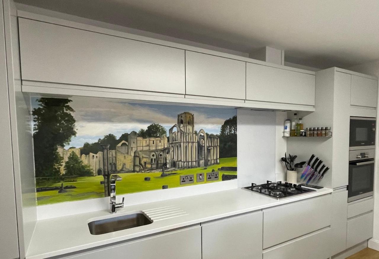 Luxury Two Bed Apartment In The City Of Ripon, North Yorkshire Exterior photo